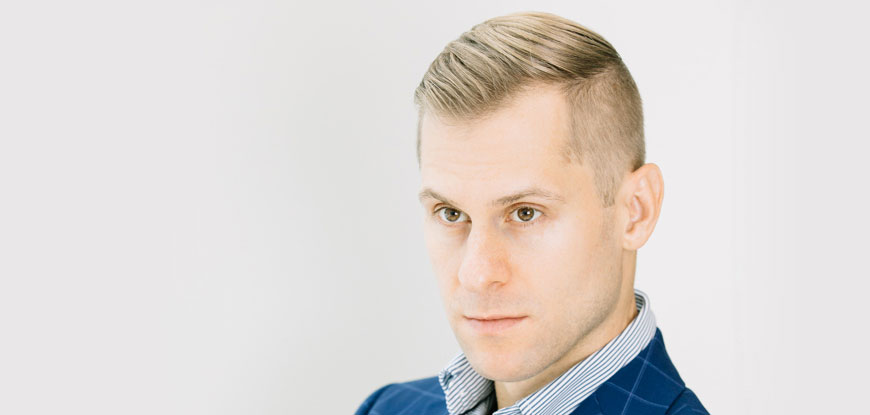 Adrian Kramer performs with the Cape Symphony in May 2022