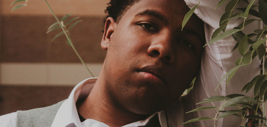Brandon Bell performs with the Cape Symphony in May 2022