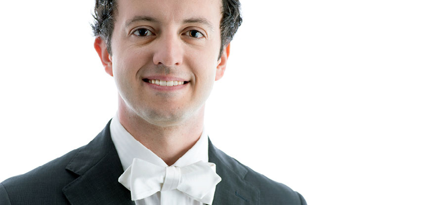 Thiago Tiberio conducts with the Cape Symphony October 2021